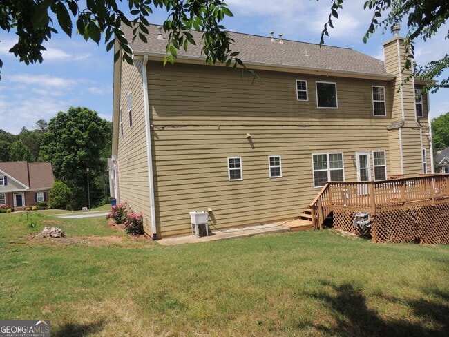 Building Photo - 450 MacLand Dr