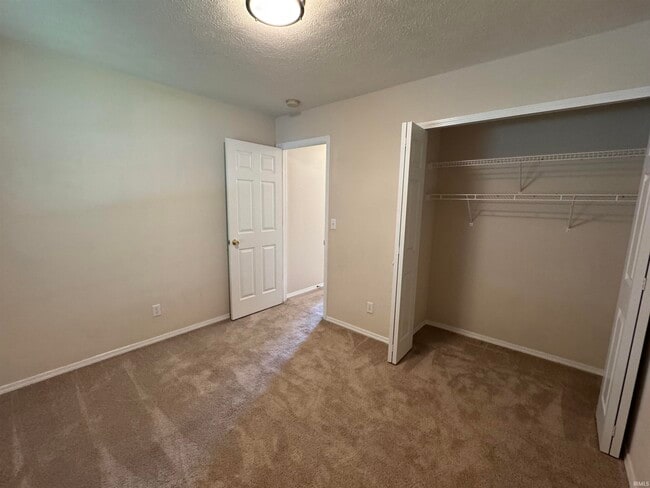 Building Photo - 7131 Greenlake Dr