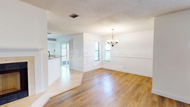 Building Photo - 111 Lobelia Rd