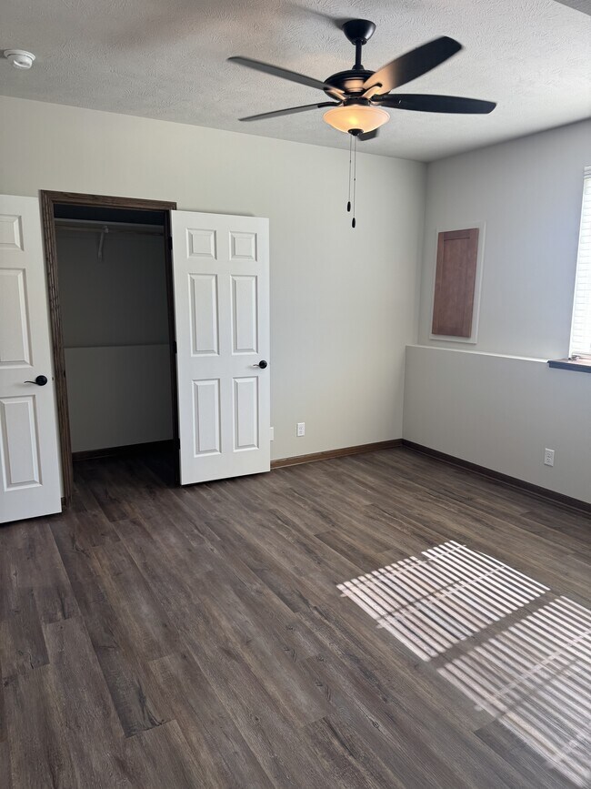 Building Photo - 143 W Ida Ln