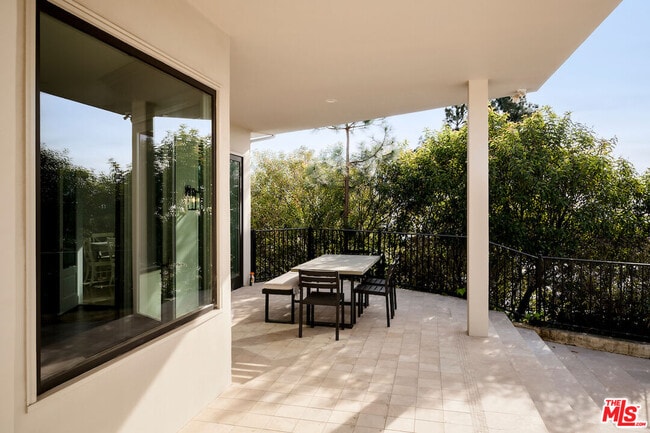 Building Photo - 1845 Loma Vista Dr