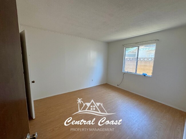 Building Photo - 0 W Camino Colegio