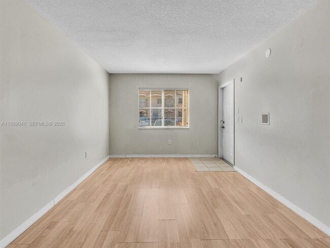 Building Photo - 1271 SE 28th Ct