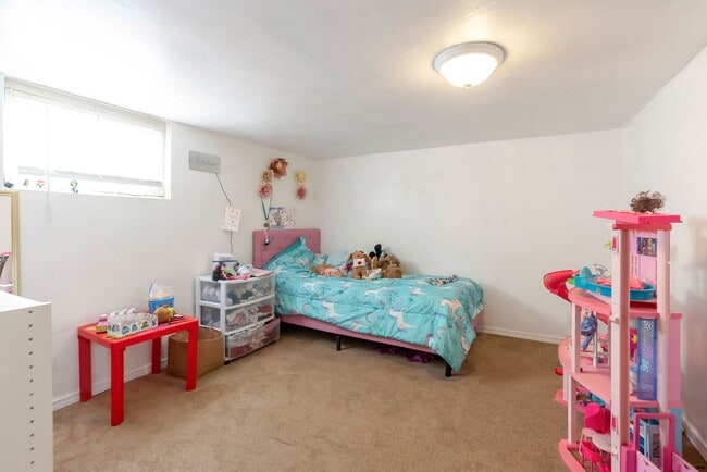Building Photo - 654 N 100 E