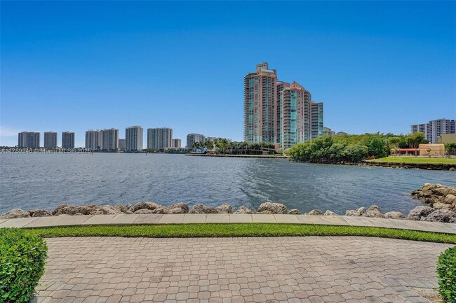 Building Photo - 3530 Mystic Pointe Dr