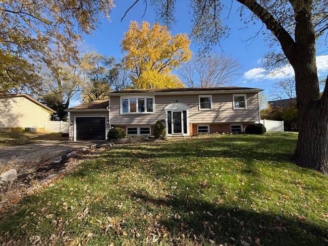 Building Photo - 205 Mardale Dr