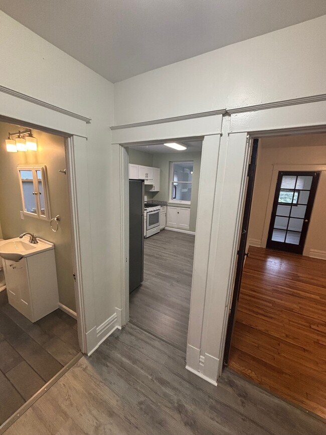 Building Photo - 5054 Winona Ave