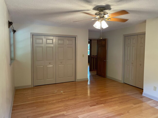 Building Photo - Beautiful 2 Bed, 2 Bath home located in Seagrove. (Handicap accessible)