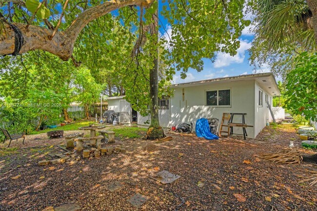 Building Photo - 17930 NE 6th Ave