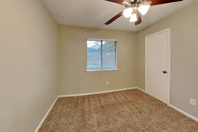 Building Photo - 4718 Lost Lake Ln