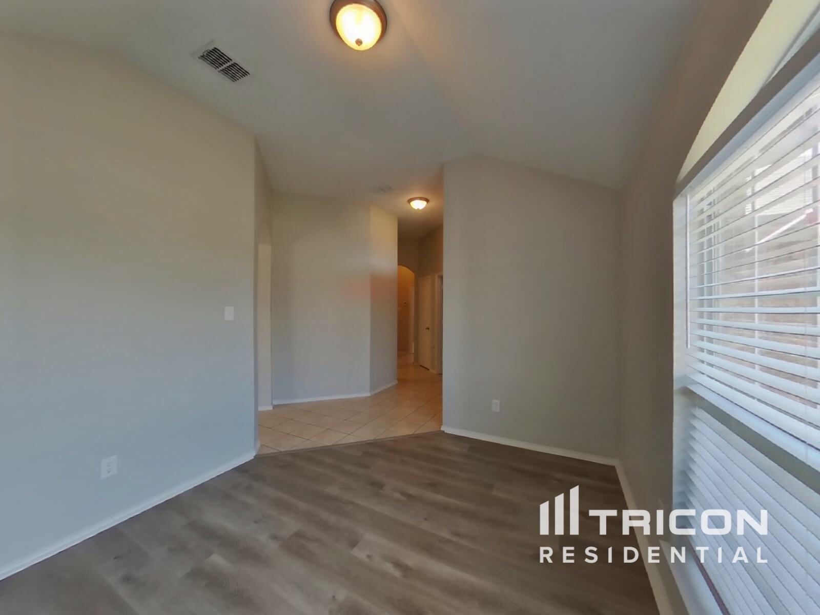 Building Photo - 2544 Taos Dr
