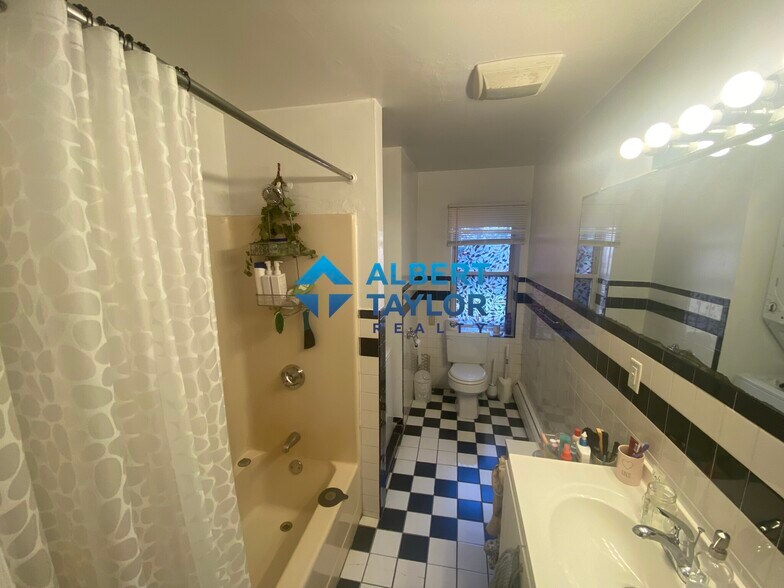 Building Photo - 22 Saint Cyprians Pl