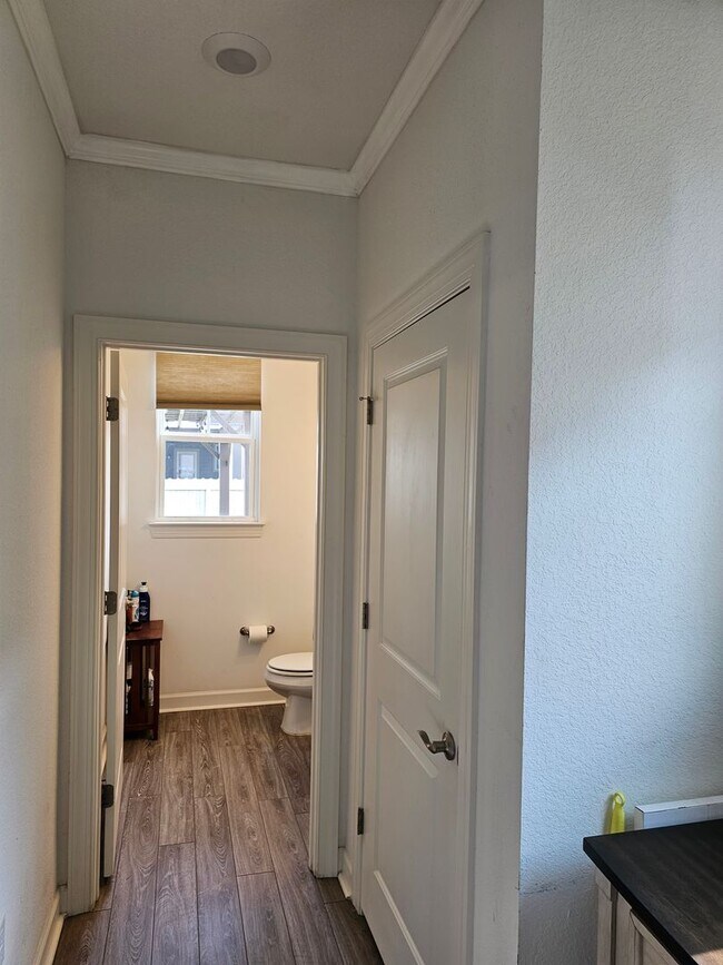 Building Photo - 1949 Bexley Ln