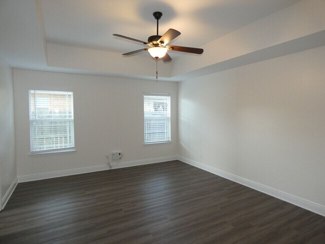 Building Photo - Stunning Craftsman Home - Stonechase
