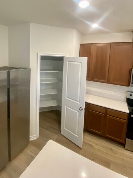 Building Photo - 440 Horizon Pointe
