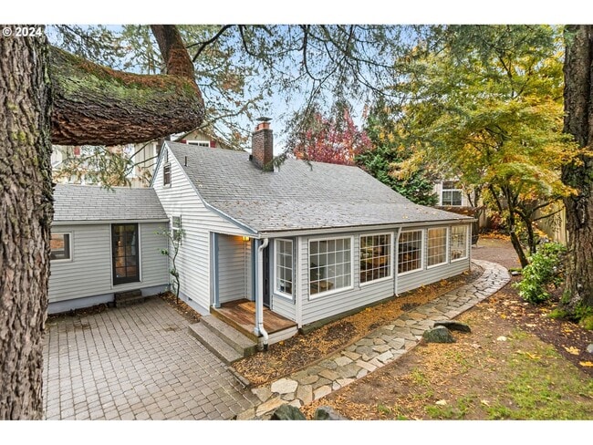 Building Photo - 2510 SW Hume Ct