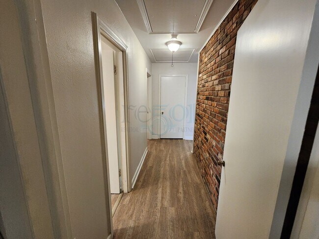Building Photo - 7520 W Markham St