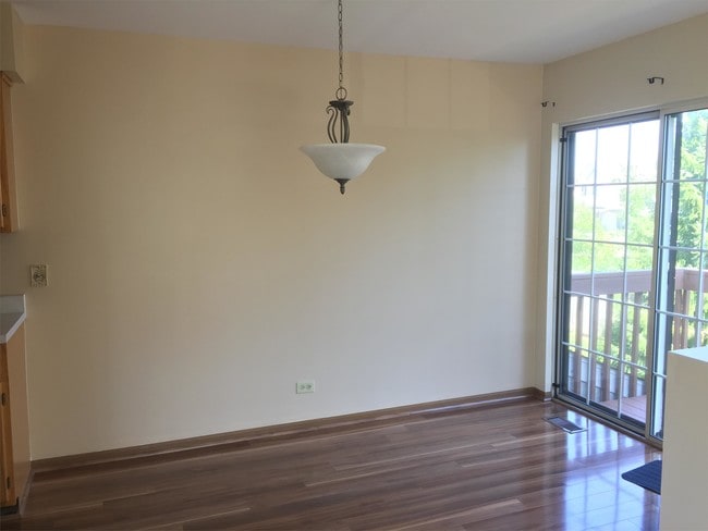 Building Photo - 1216 Sandhurst Ln