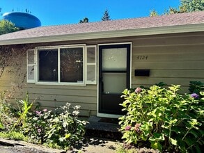 Building Photo - 4122-4130 SE Howe St