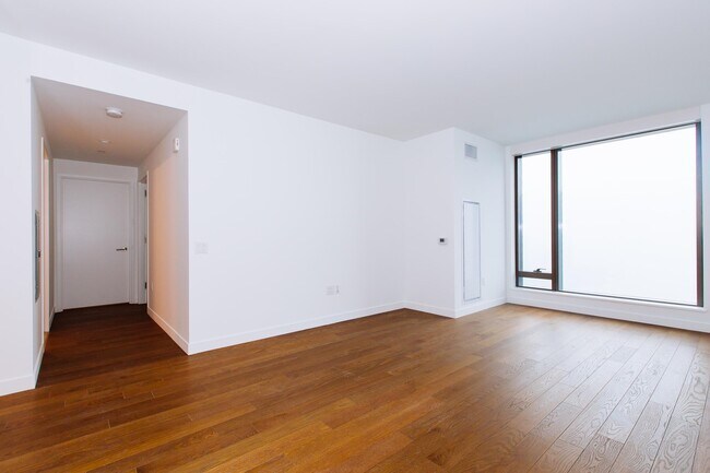 Building Photo - 99 Hudson St