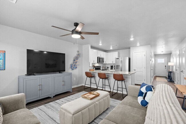 Building Photo - 2031 Lake View Cir