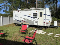 Building Photo - Affordable RV Rental in Pensacola – Privat...