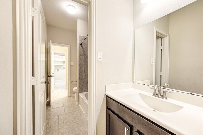 Building Photo - 6710 Trinity Trail Ln