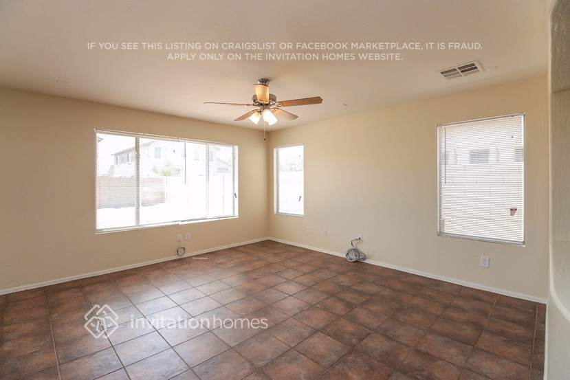 Building Photo - 2453 W Mericrest Way