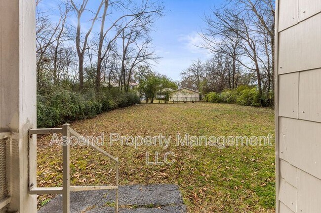 Building Photo - 5514 Rosemont Dr