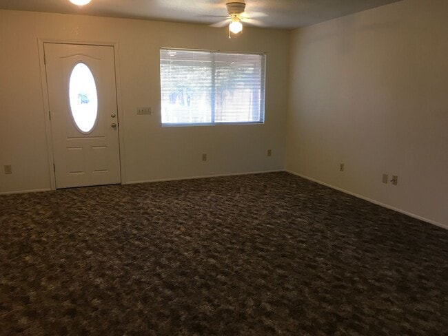 Building Photo - Charming 3-Bedroom Home with Fenced Yards