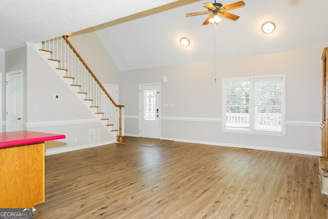 Building Photo - 2461 Sanjo St NE
