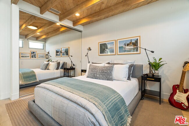 Building Photo - 28775 Sea Ranch Way