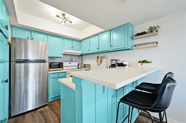 Building Photo - 115 Comanche Dr