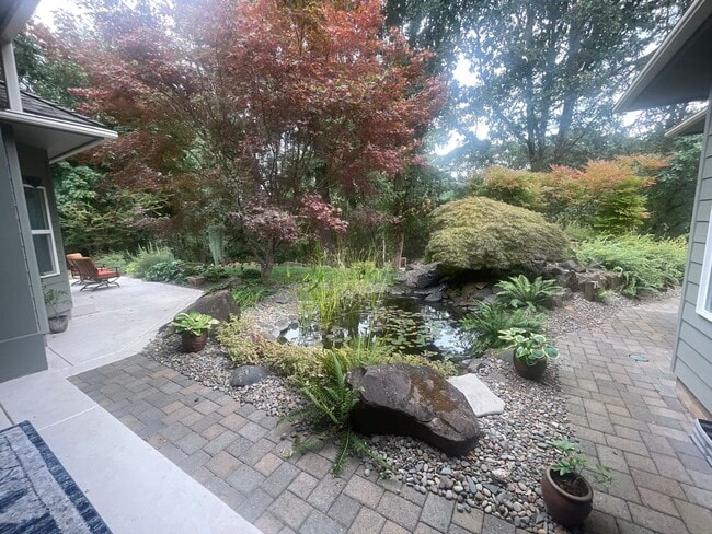 Building Photo - Beautiful 4 Bedroom on 2.5 Acres!