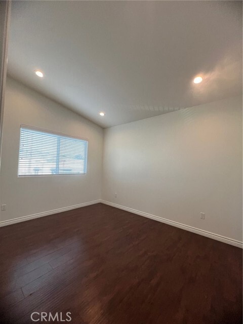 Building Photo - 10805 Pine St