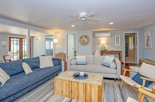 Building Photo - SHORT TERM LEASES! 1-6 months - 3-Bedroom ...