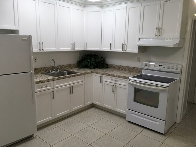 Kitchen - 20621 SW 114th Ave