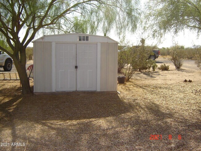 Building Photo - 51504 W Donald Dr