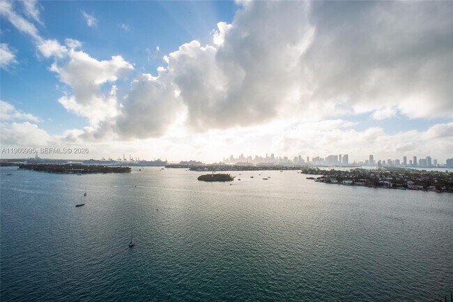 Building Photo - 11 Island Ave