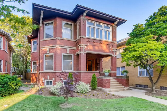 Primary Photo - 338 S Oak Park Ave