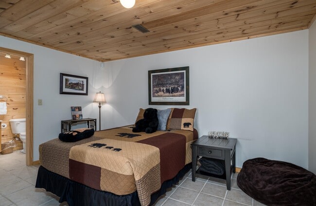 Building Photo - 363 Palisade Dr
