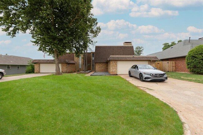 Building Photo - 12508 Green Valley Dr