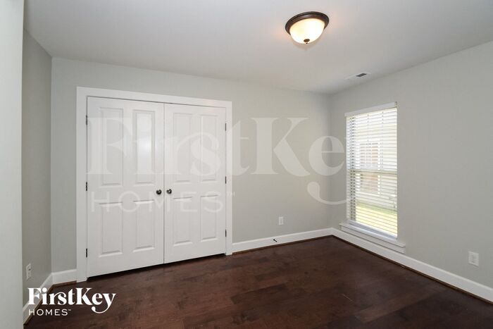 Building Photo - 136 Creekstone Tr