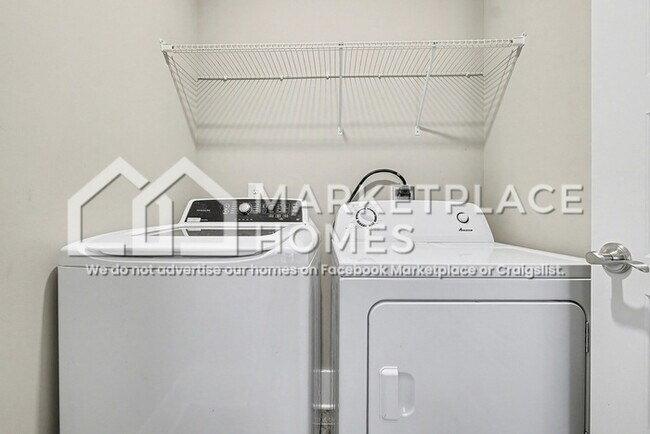 Building Photo - 2437/106 Bell St