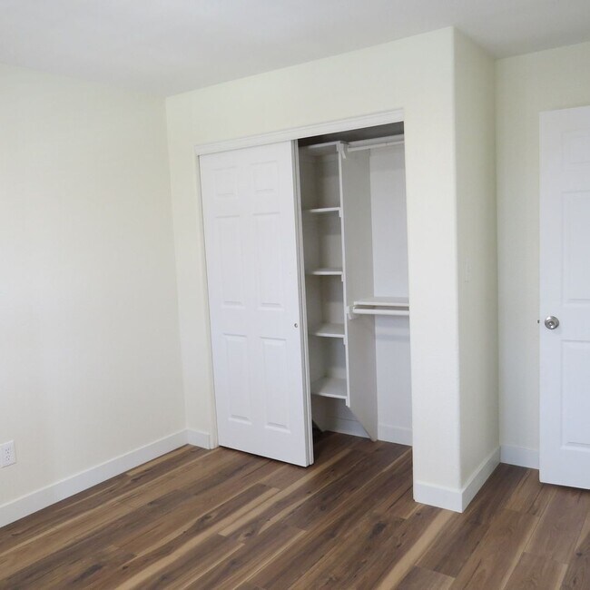 Building Photo - FREE RENT UNTIL THE END OF THE MONTH!!!