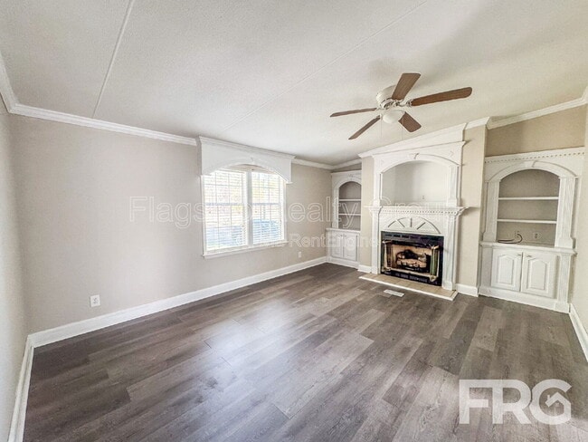 Building Photo - 2057 Oakley Rd