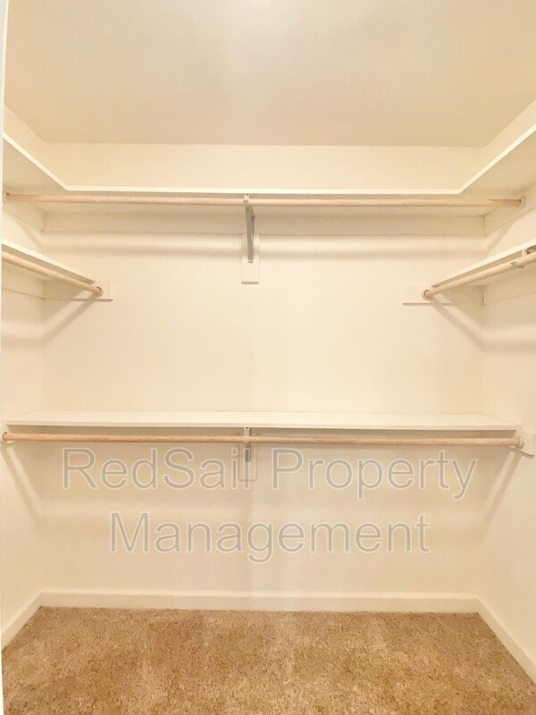 Building Photo - 500 Windward Dr