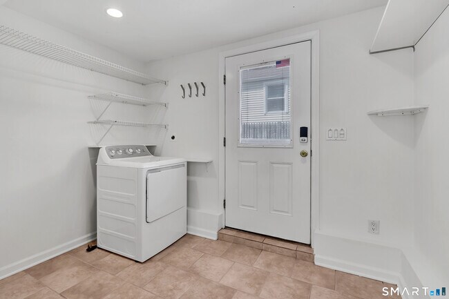 Building Photo - 41 Frisbie St