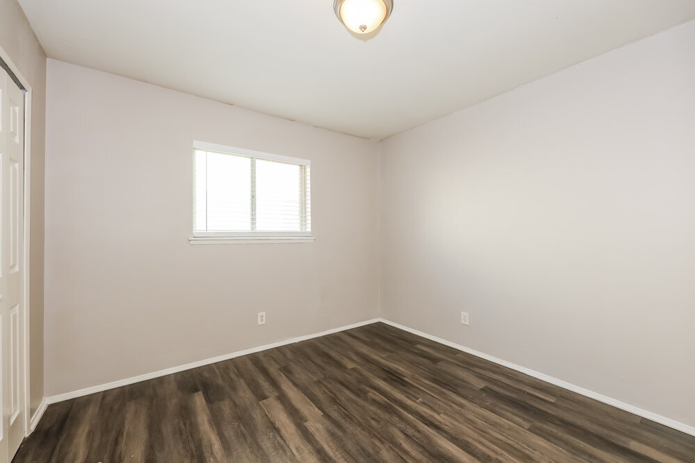 Building Photo - 3214 Greentree Dr