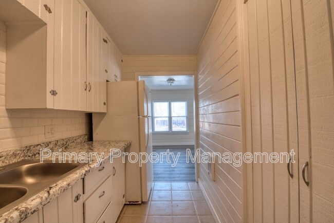 Building Photo - 620 NW 27th St